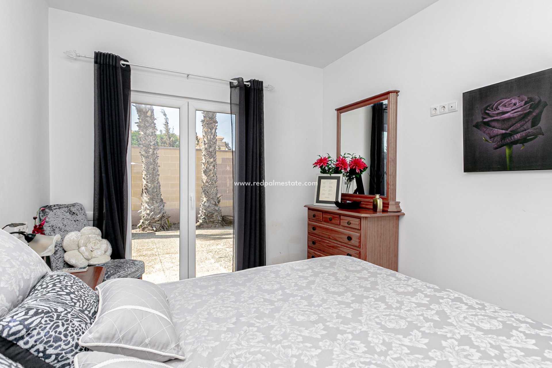 Resale - Villa -
Orihuela Costa - Lomas de Don Juan