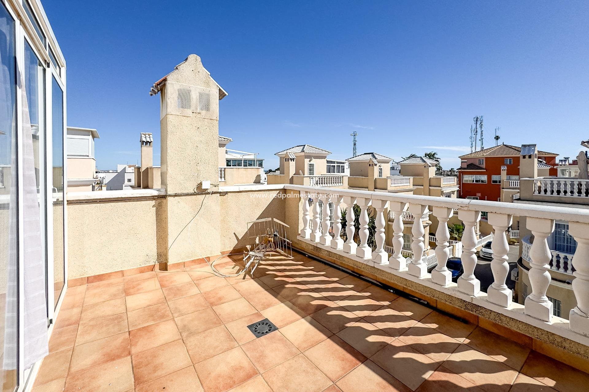 Resale - Villa -
Orihuela Costa - Los Almendros-la Florida