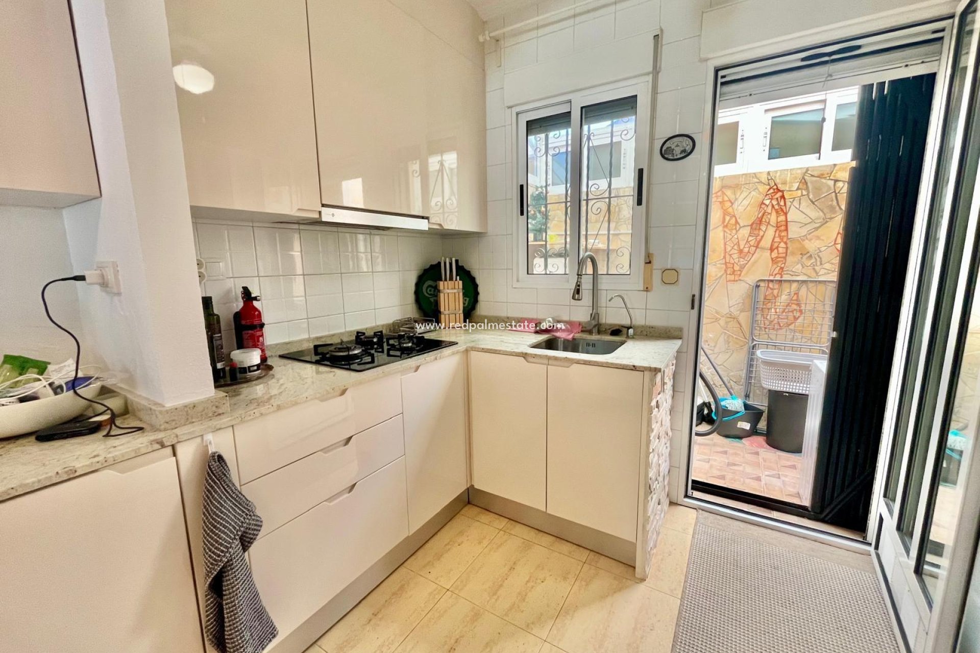 Resale - Villa -
Orihuela Costa - Los Almendros-la Florida