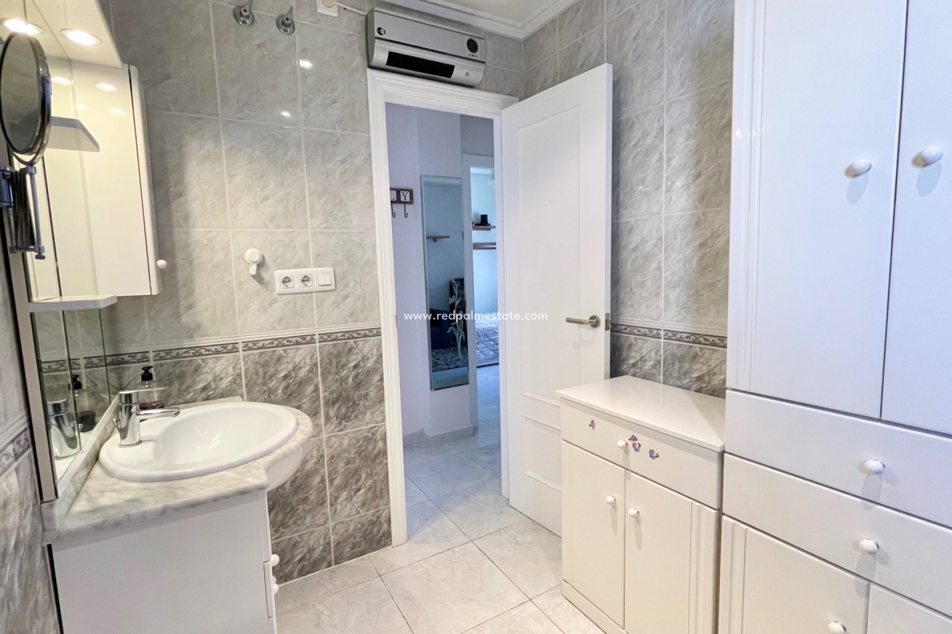 Resale - Villa -
Orihuela Costa - Los Altos