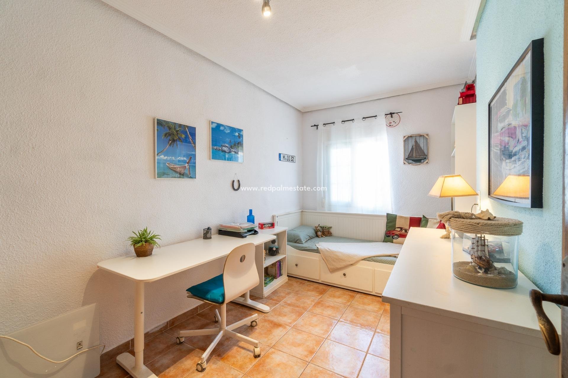 Resale - Villa -
Orihuela Costa - Los balcones