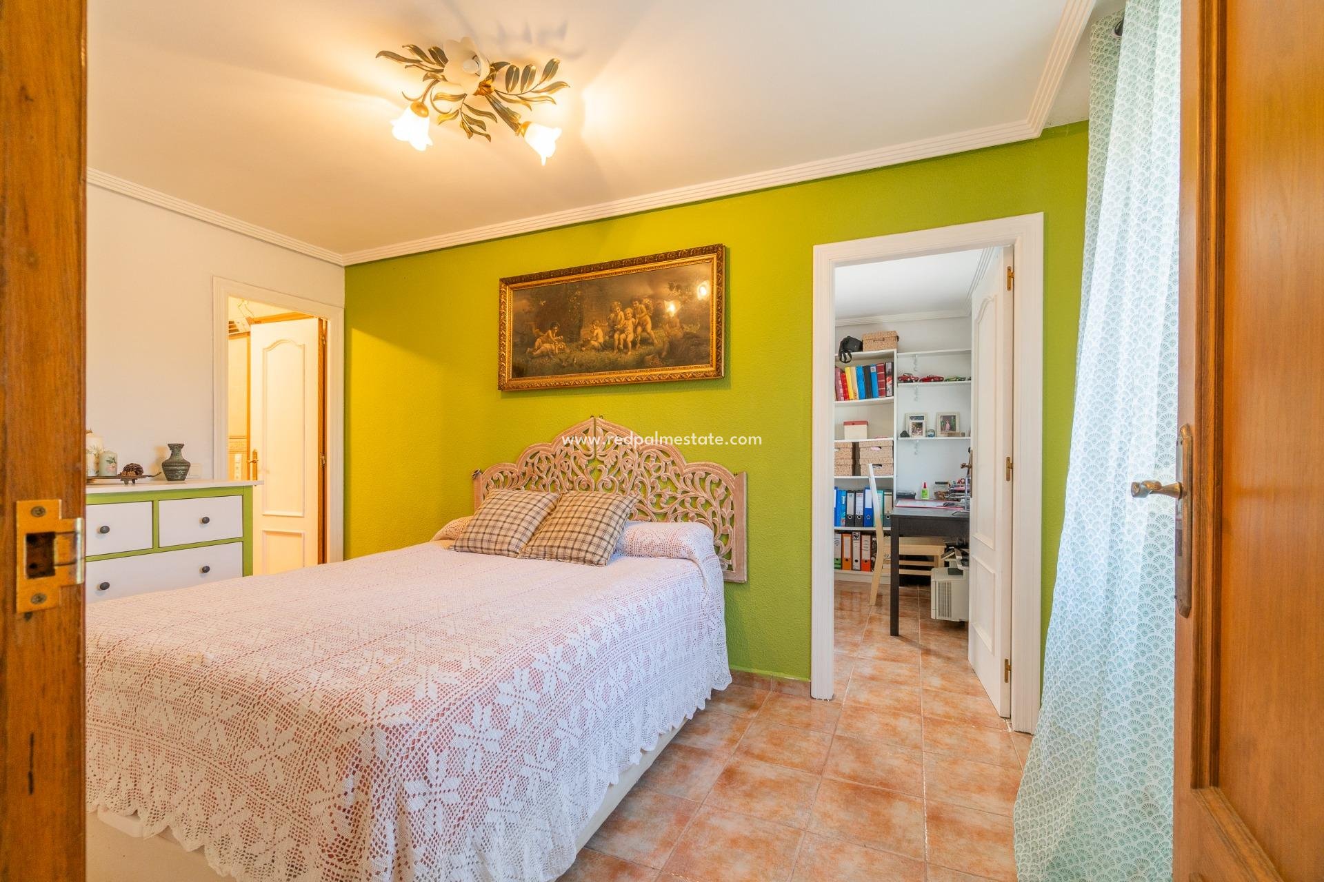 Resale - Villa -
Orihuela Costa - Los balcones