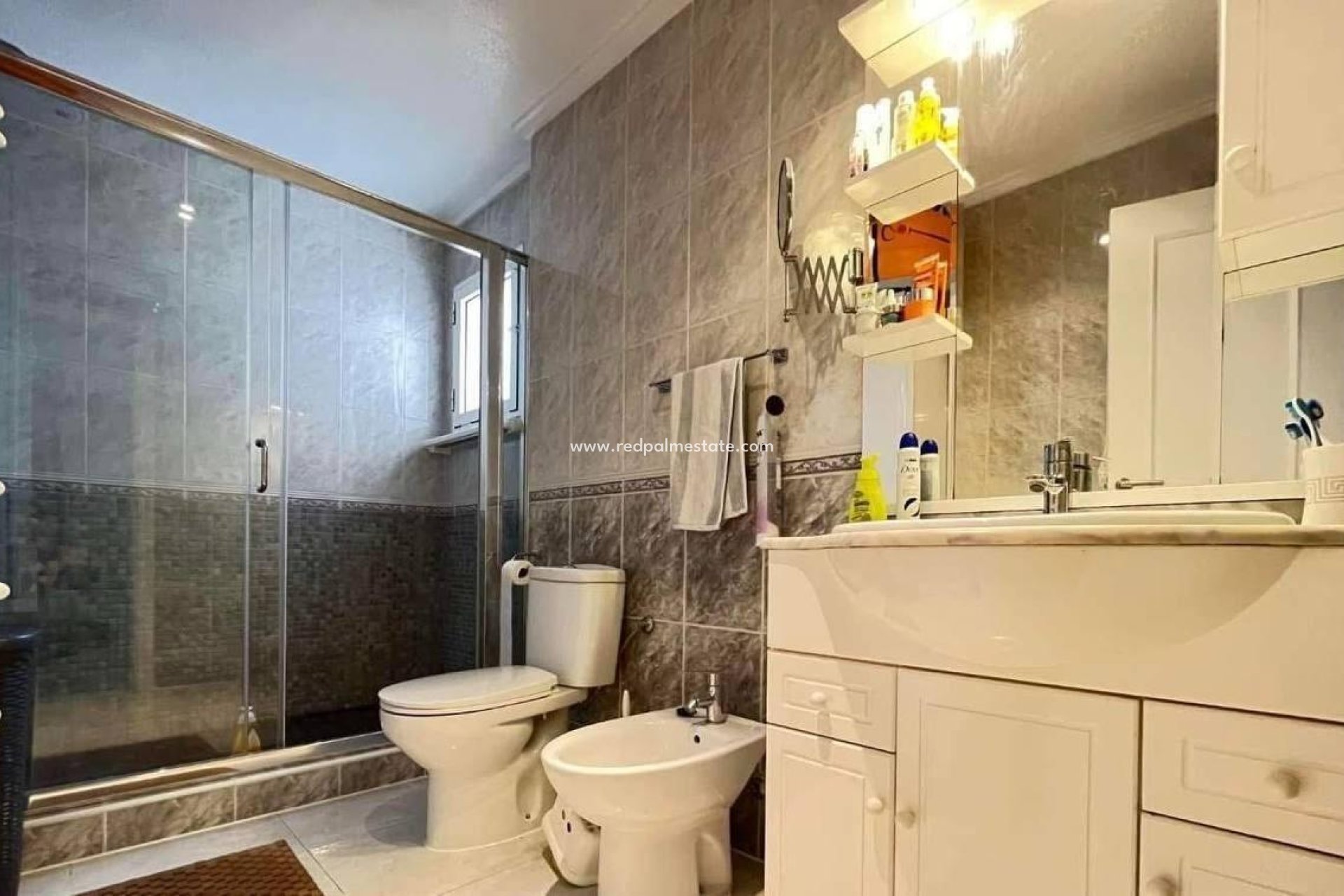 Resale - Villa -
Orihuela Costa - Los balcones