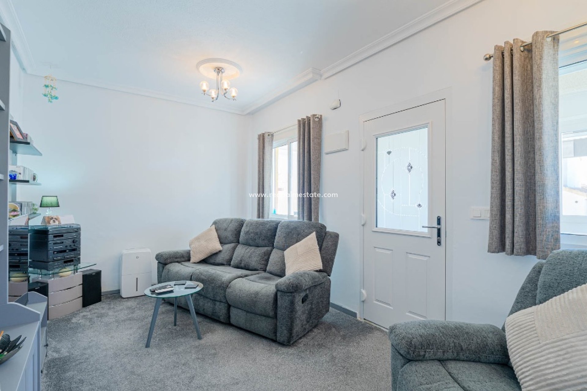 Resale - Villa -
Orihuela Costa - Los balcones