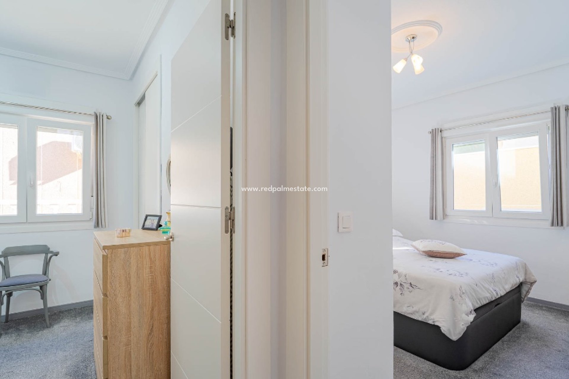 Resale - Villa -
Orihuela Costa - Los balcones