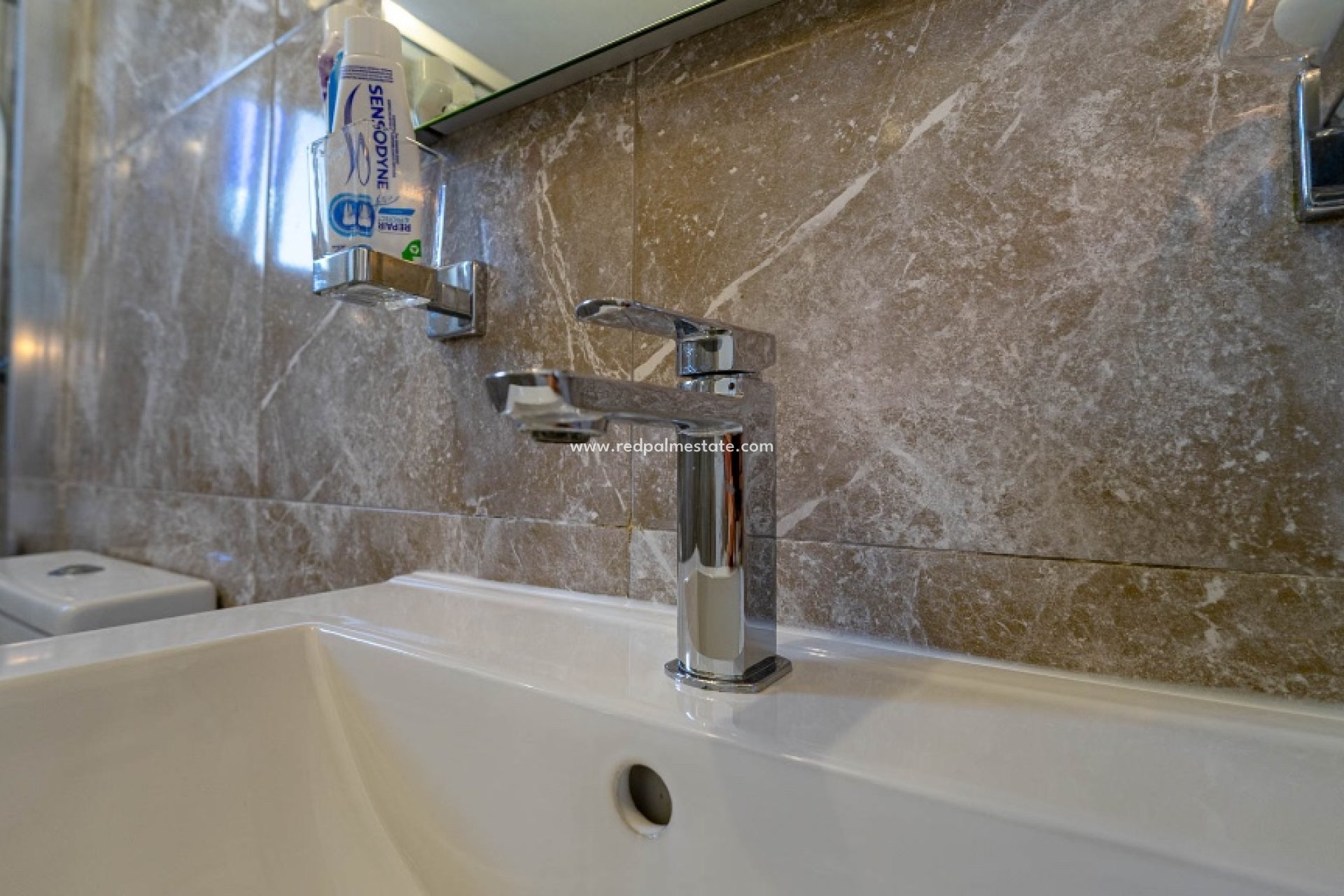 Resale - Villa -
Orihuela Costa - Los balcones