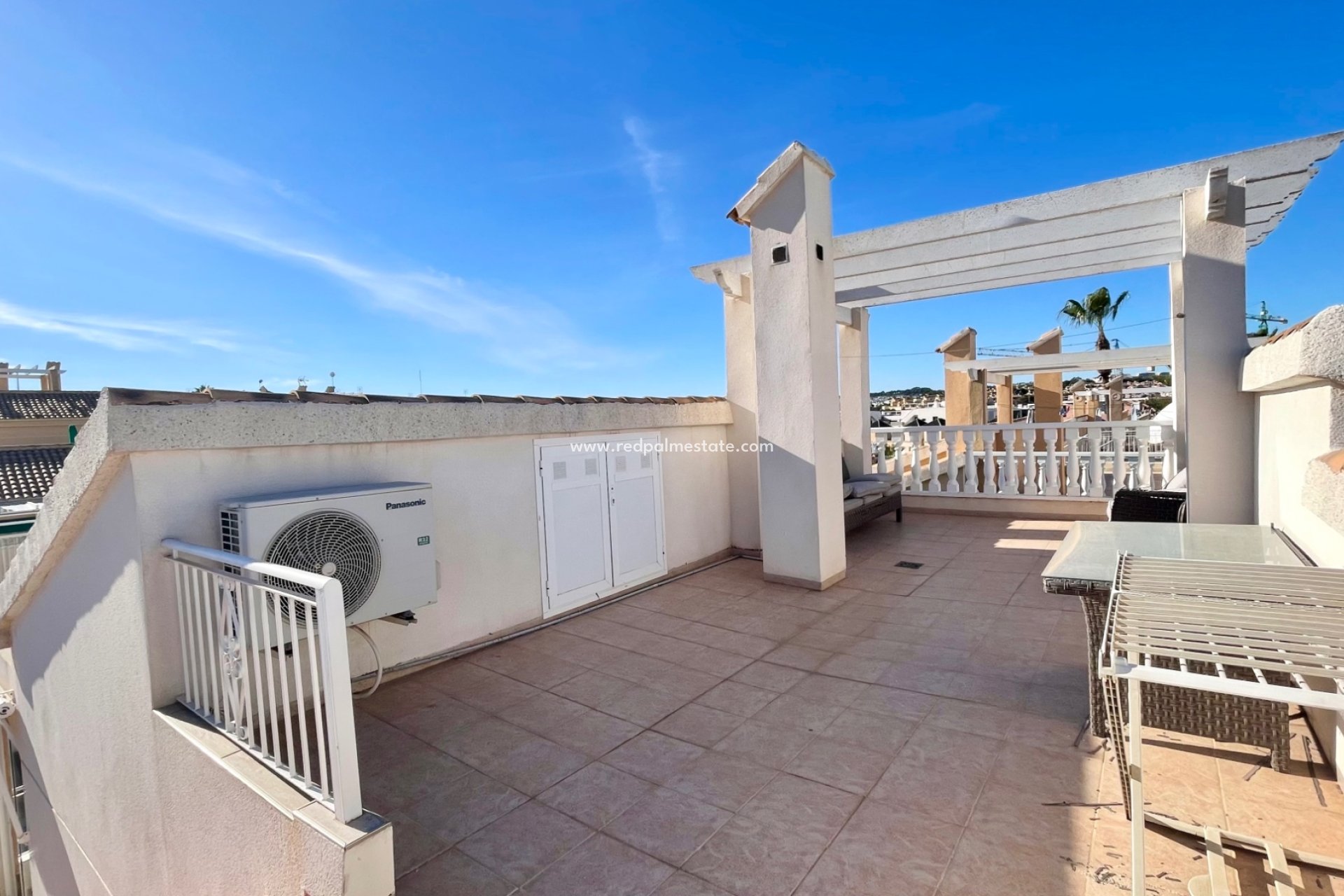 Resale - Villa -
Orihuela Costa - Los balcones