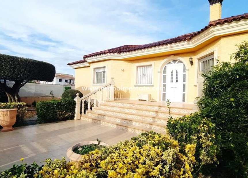 Resale - Villa -
Orihuela Costa - LOS DESEMPARADOS