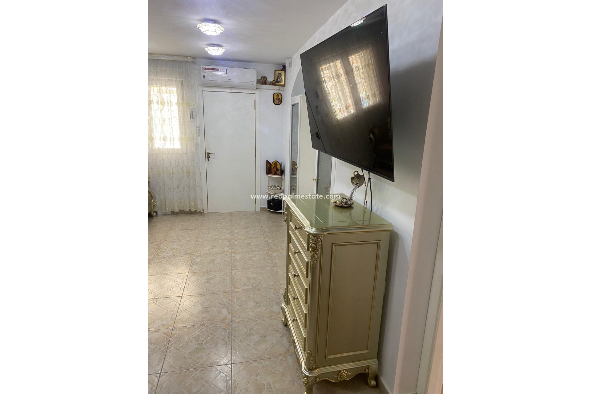 Resale - Villa -
Orihuela Costa - Los Dolses