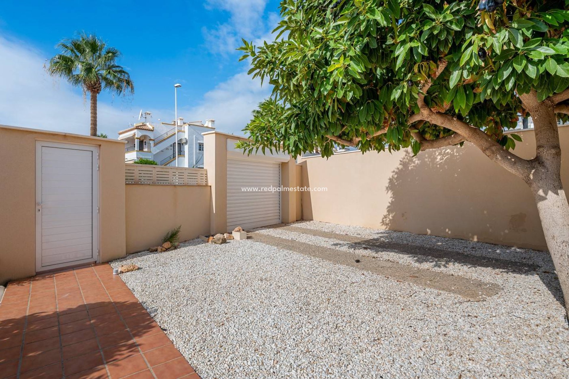 Resale - Villa -
Orihuela Costa - Los Dolses