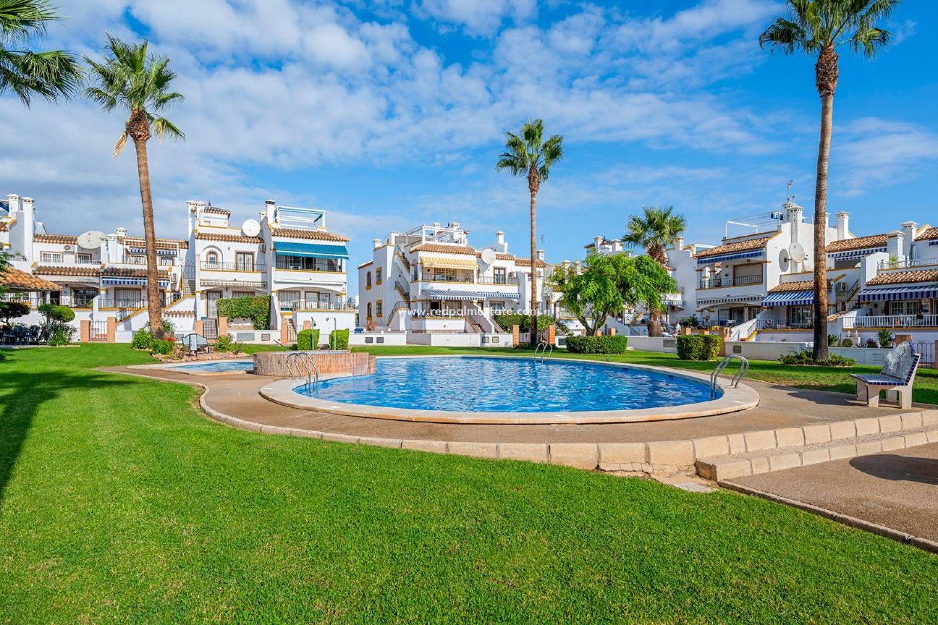 Resale - Villa -
Orihuela Costa - Los Dolses