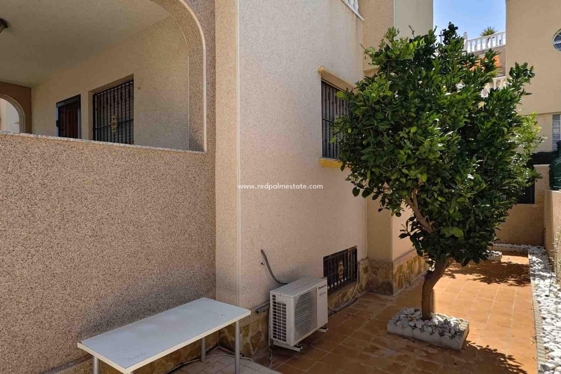 Resale - Villa -
Orihuela Costa - Los Dolses