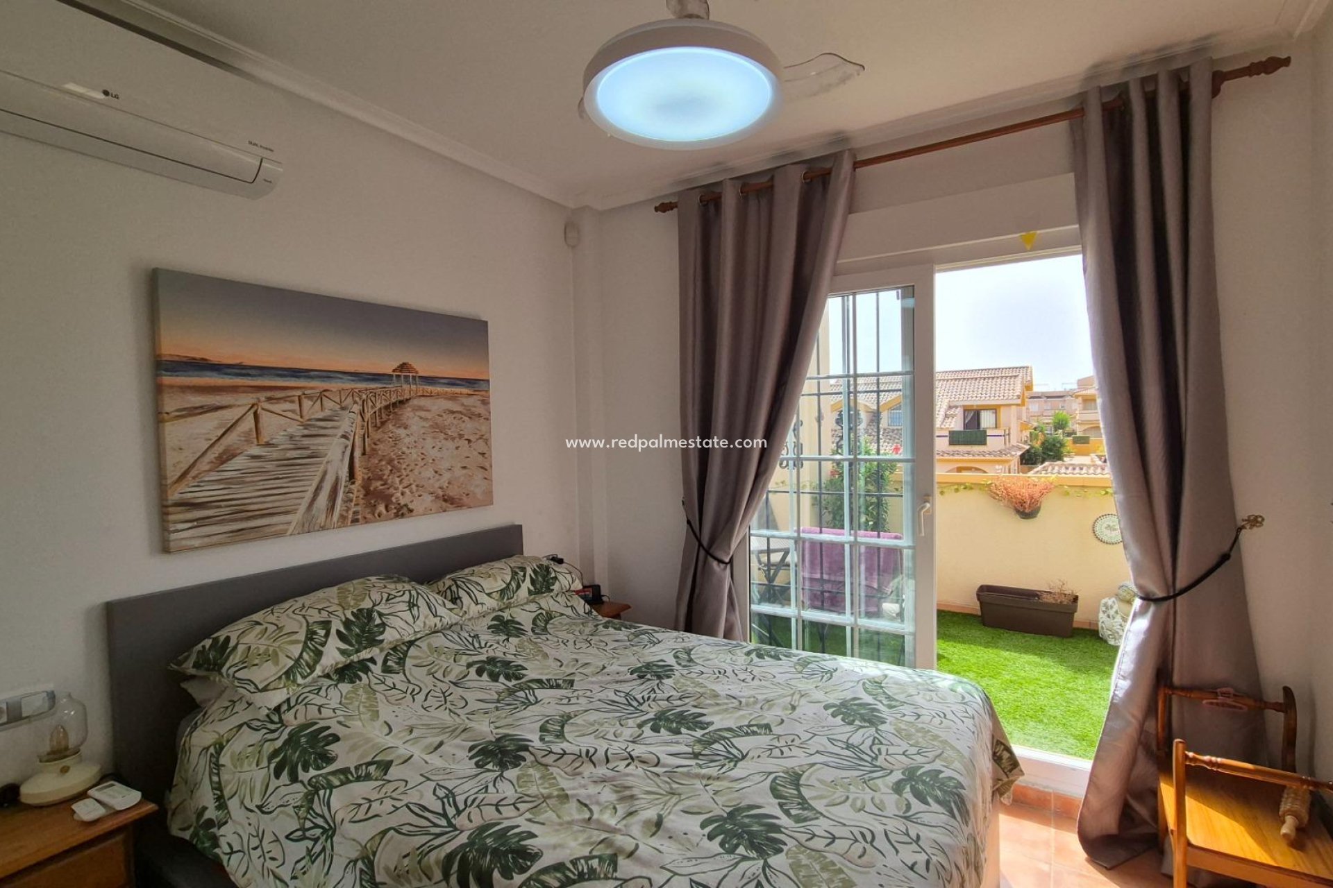 Resale - Villa -
Orihuela Costa - Los Dolses