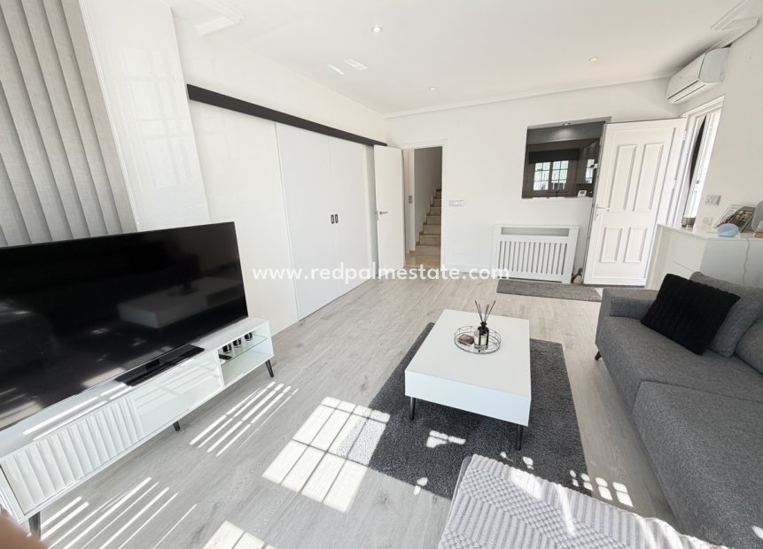 Resale - Villa -
Orihuela Costa - Los Dolses