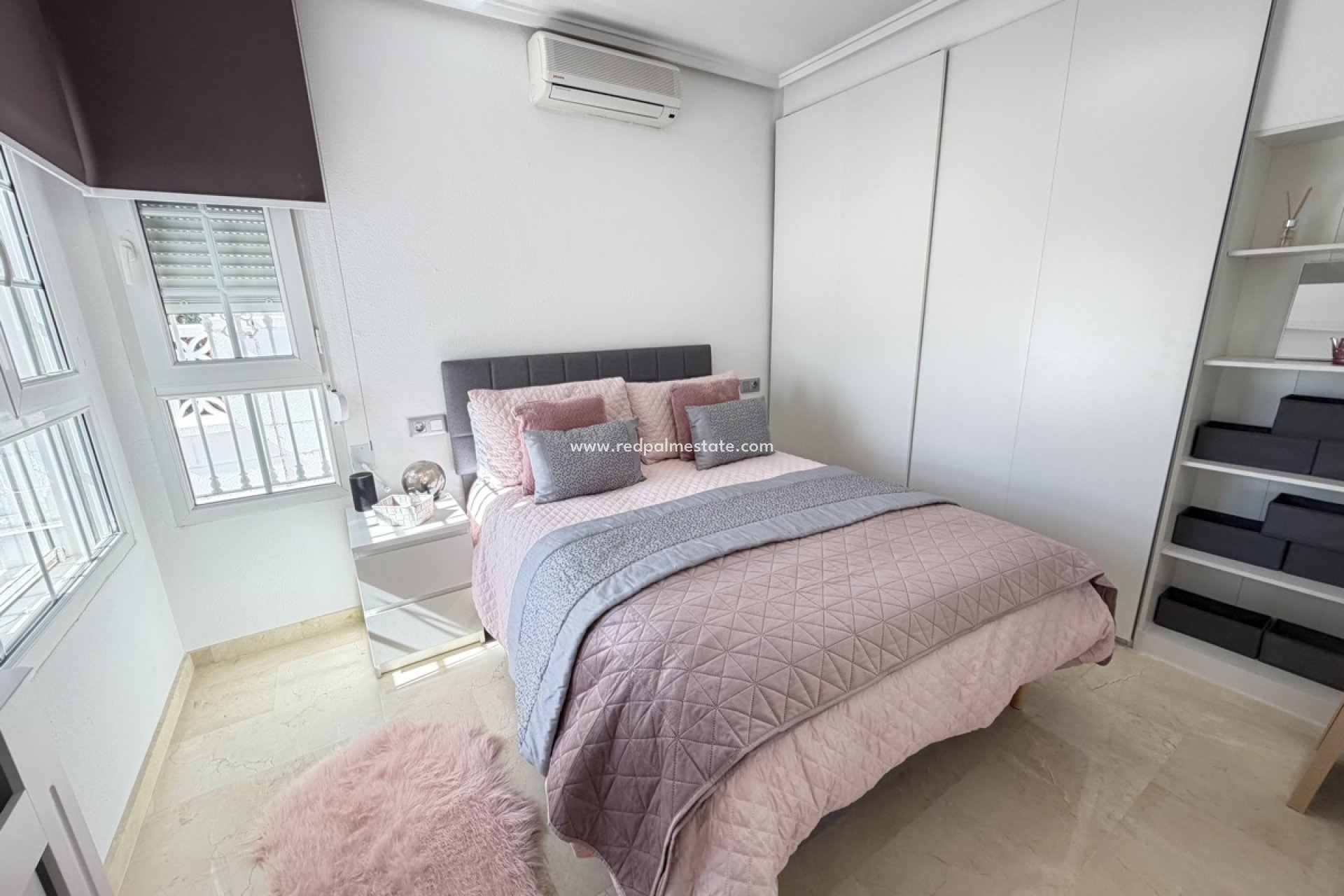 Resale - Villa -
Orihuela Costa - Los Dolses