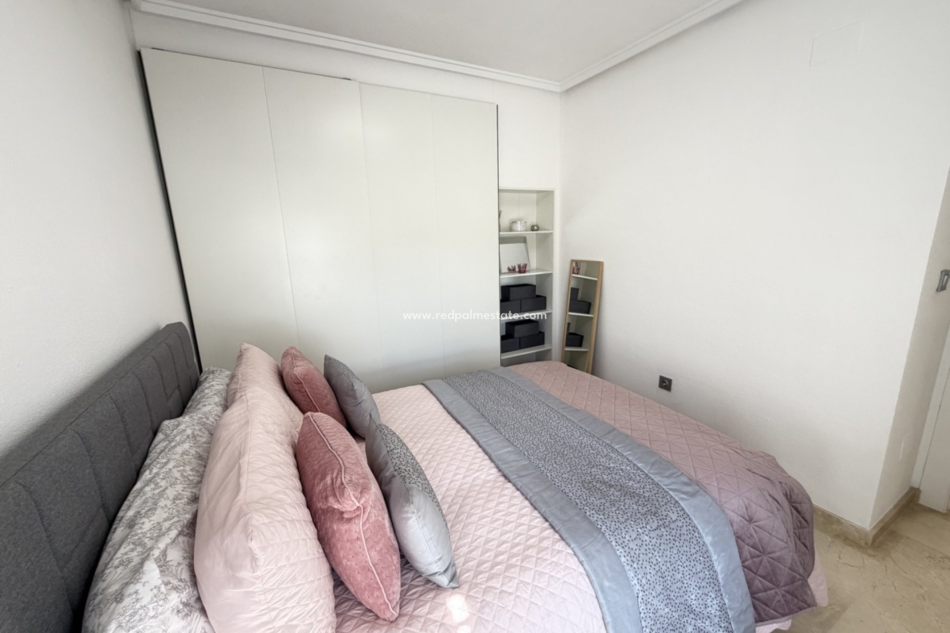 Resale - Villa -
Orihuela Costa - Los Dolses