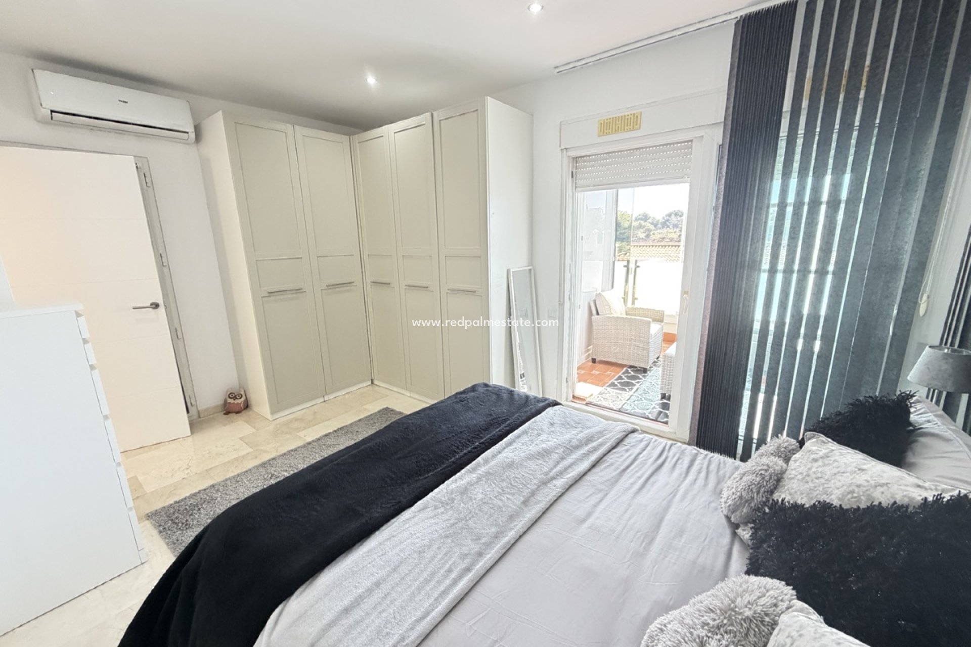 Resale - Villa -
Orihuela Costa - Los Dolses