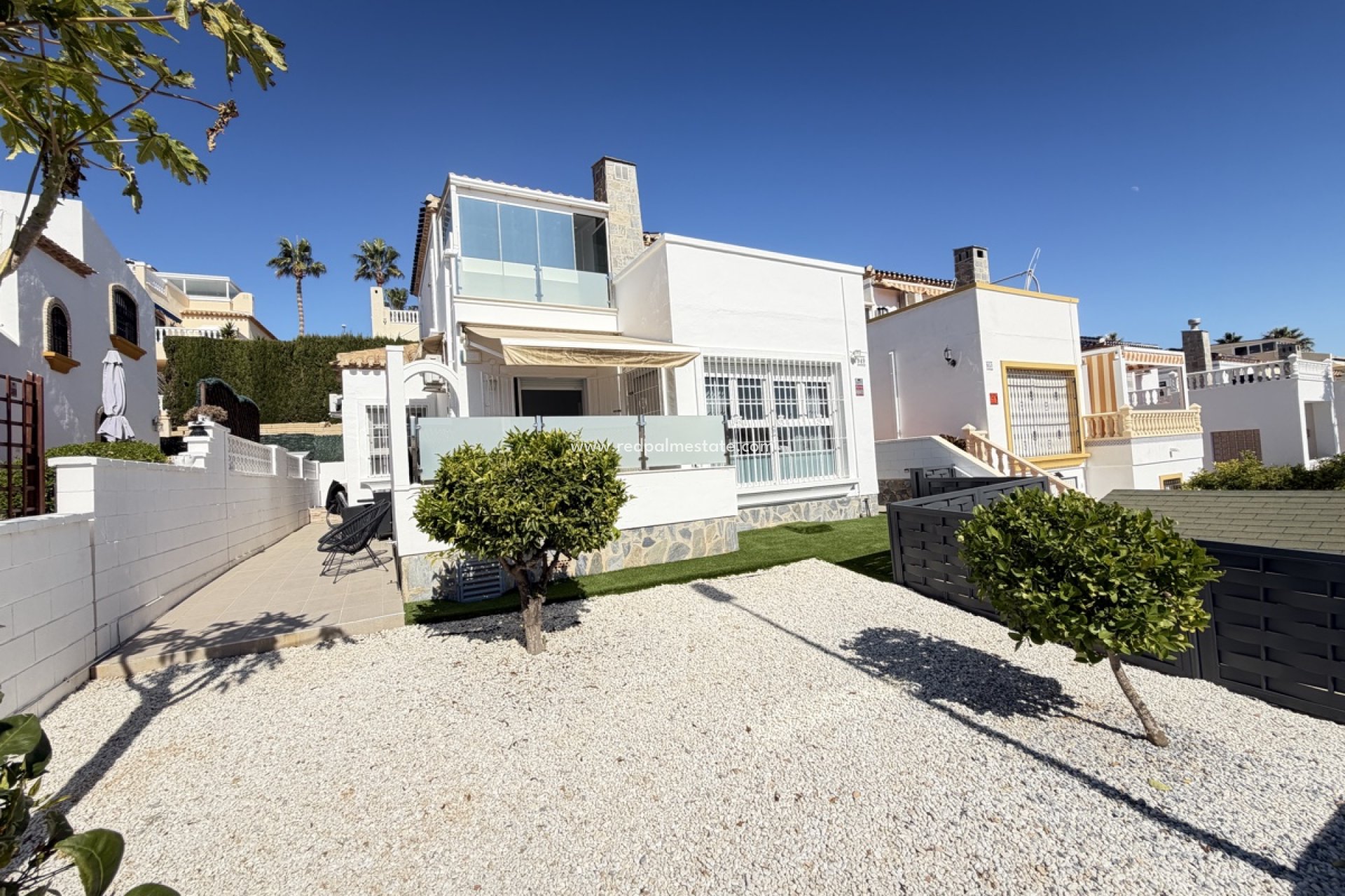 Resale - Villa -
Orihuela Costa - Los Dolses
