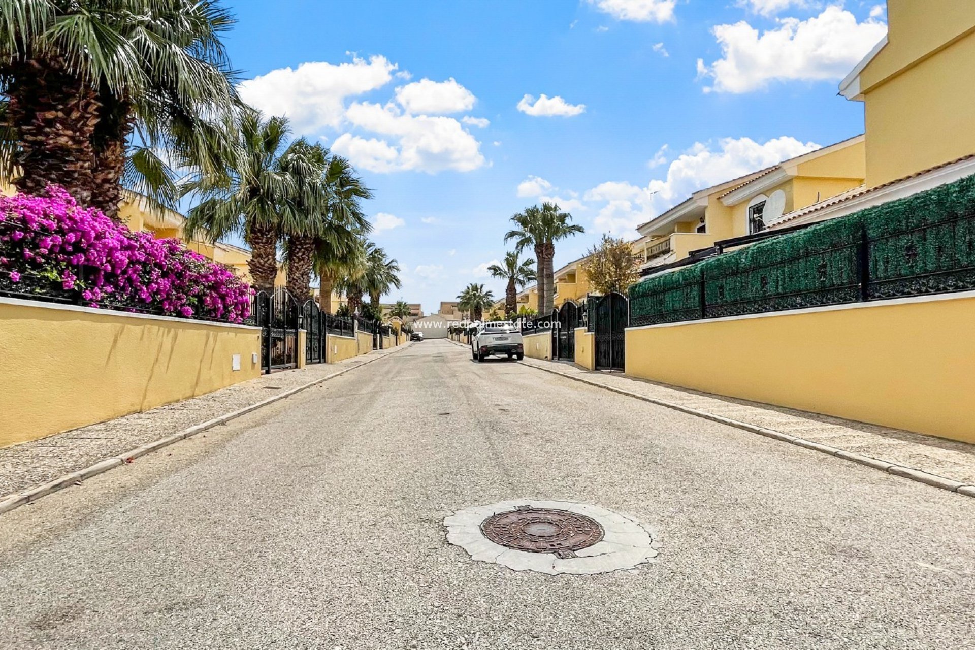 Resale - Villa -
Orihuela Costa - Los Dolses