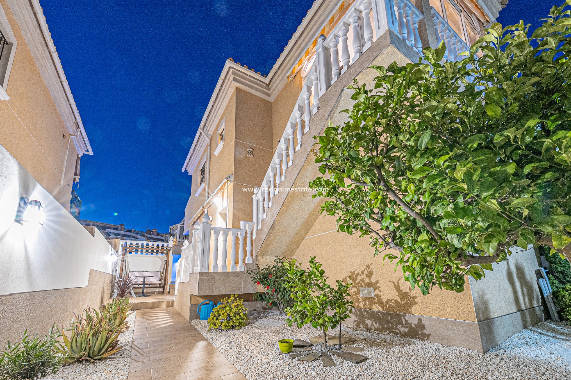 Resale - Villa -
Orihuela Costa - Montegolf