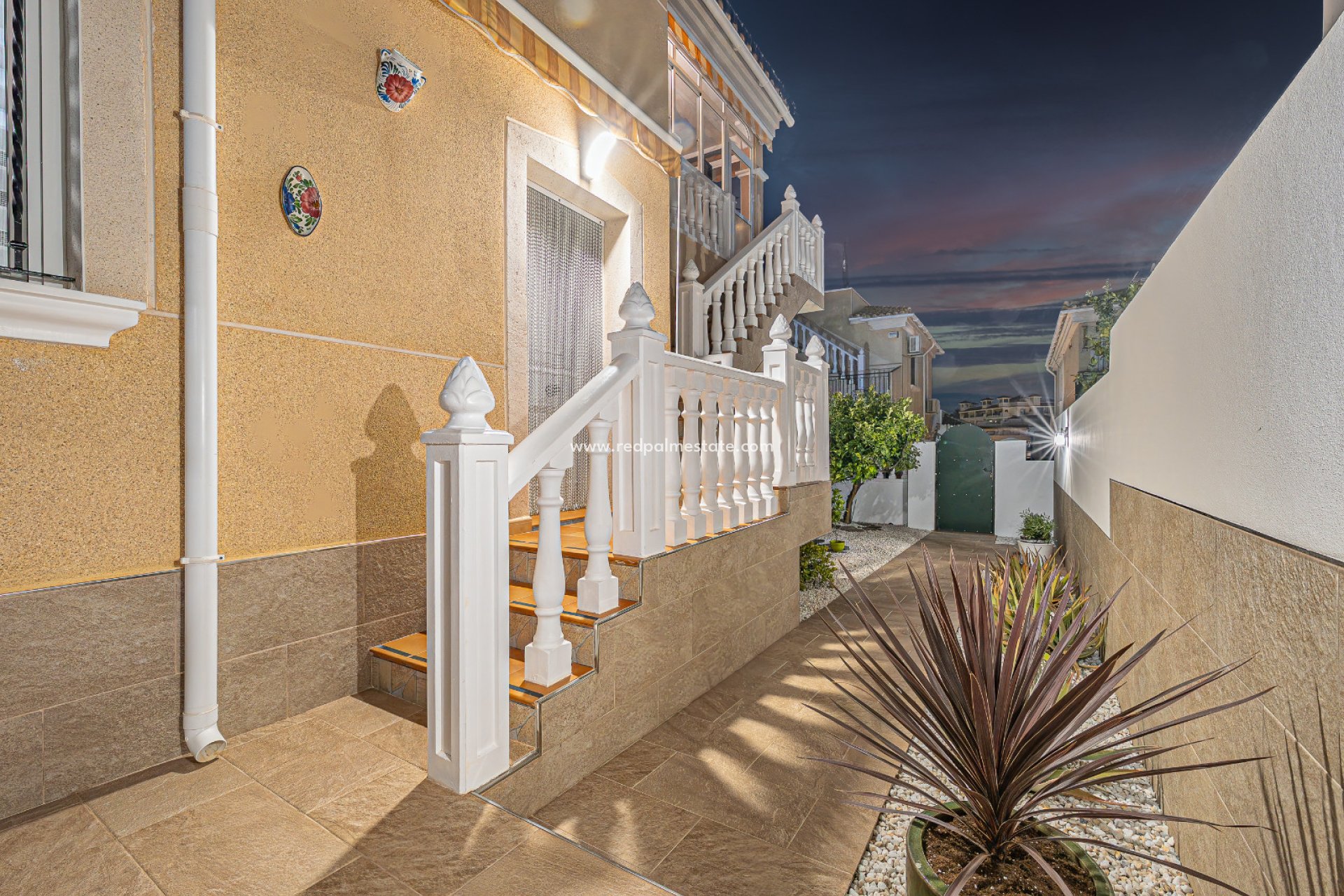 Resale - Villa -
Orihuela Costa - Montegolf