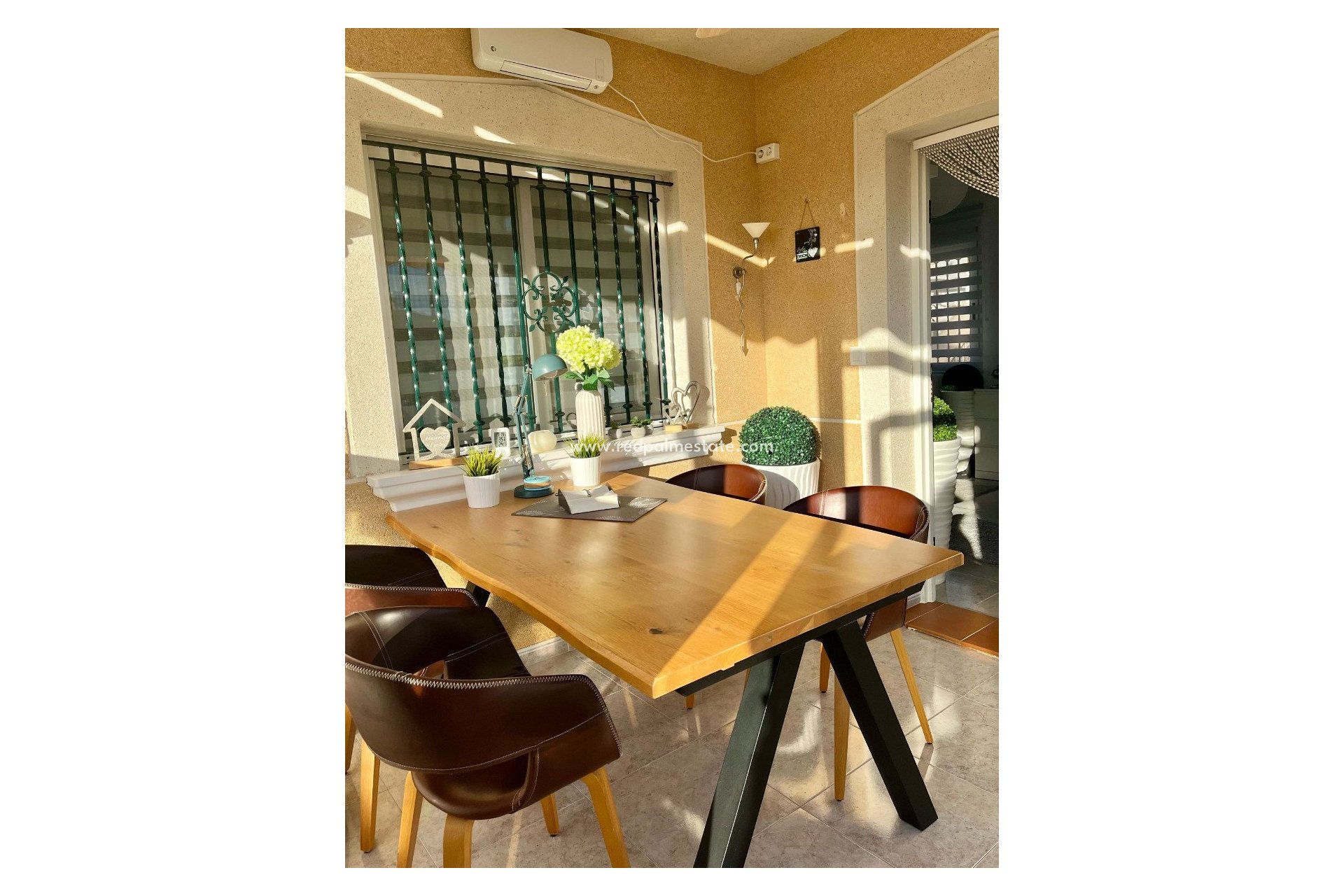 Resale - Villa -
Orihuela Costa - Montegolf