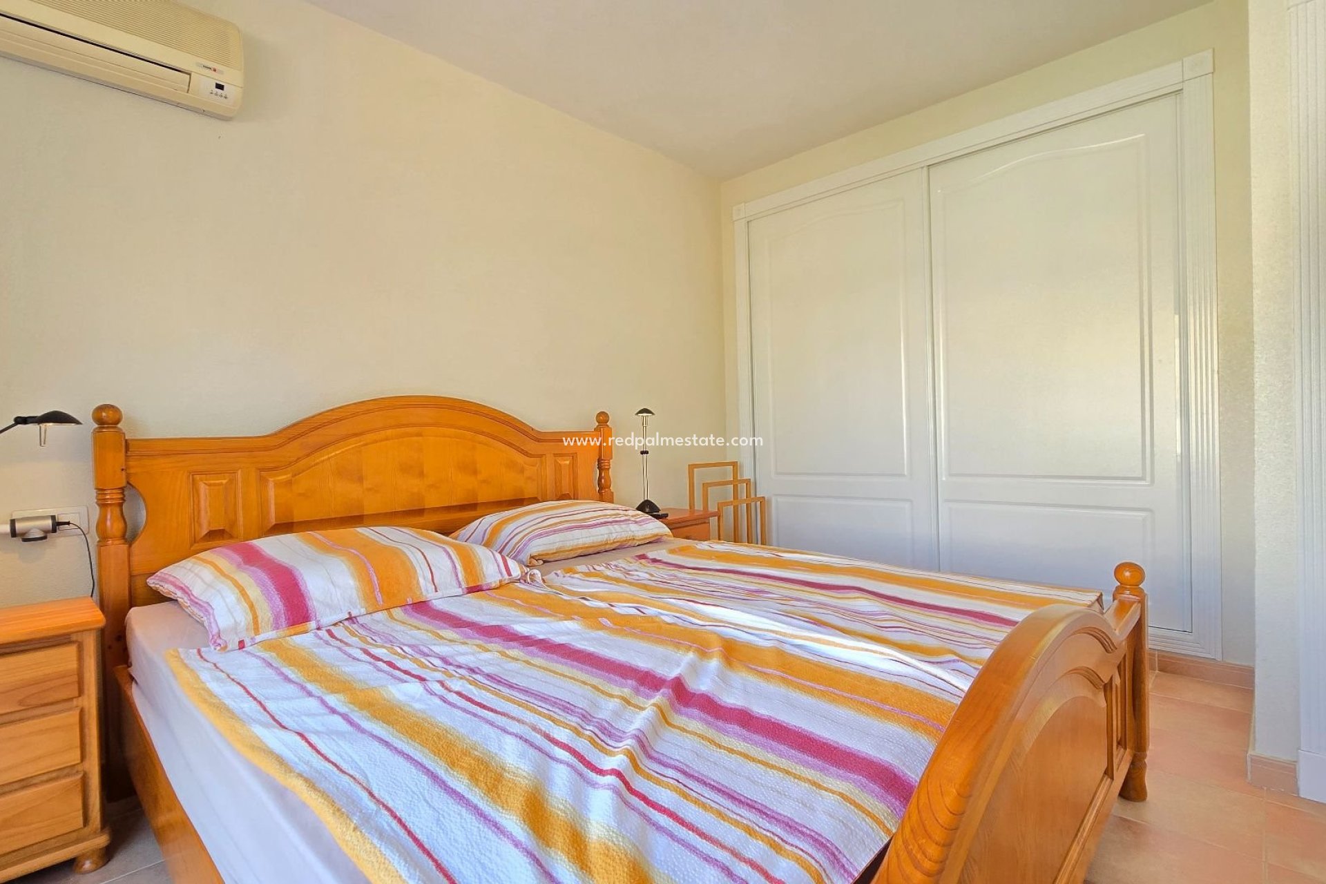 Resale - Villa -
Orihuela Costa - Orihuela