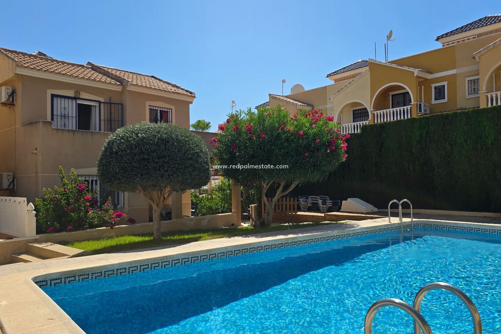 Resale - Villa -
Orihuela Costa - Orihuela