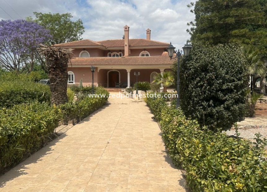 Resale - Villa -
Orihuela Costa - Orihuela