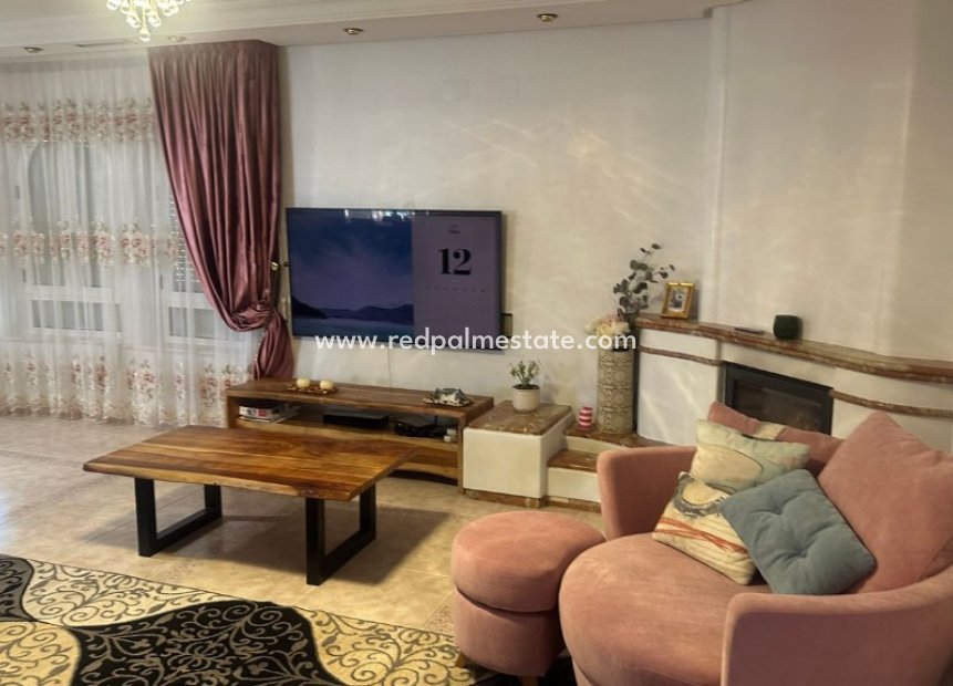 Resale - Villa -
Orihuela Costa - Orihuela