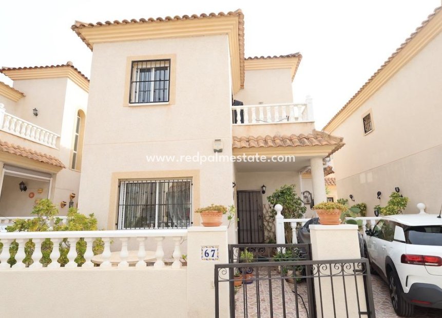 Resale - Villa -
Orihuela Costa - Playa Flamenca Norte