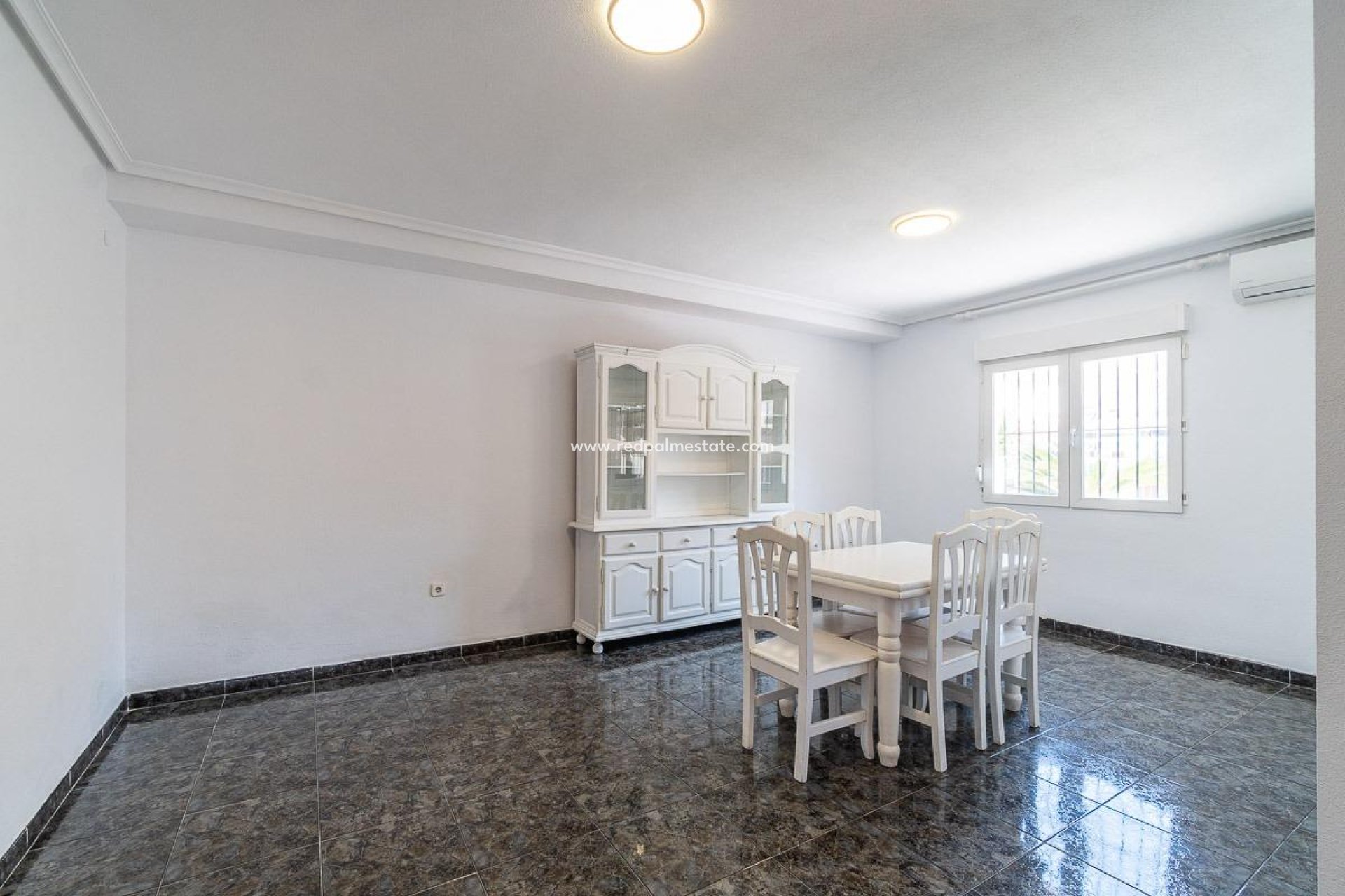 Resale - Villa -
Orihuela Costa - Playa Flamenca