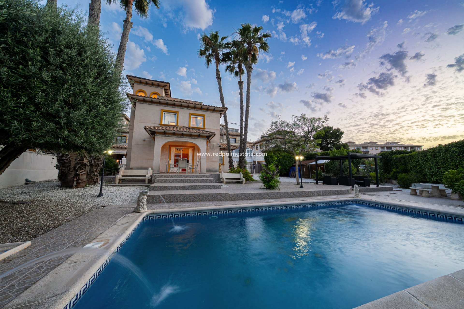 Resale - Villa -
Orihuela Costa - Playa Flamenca