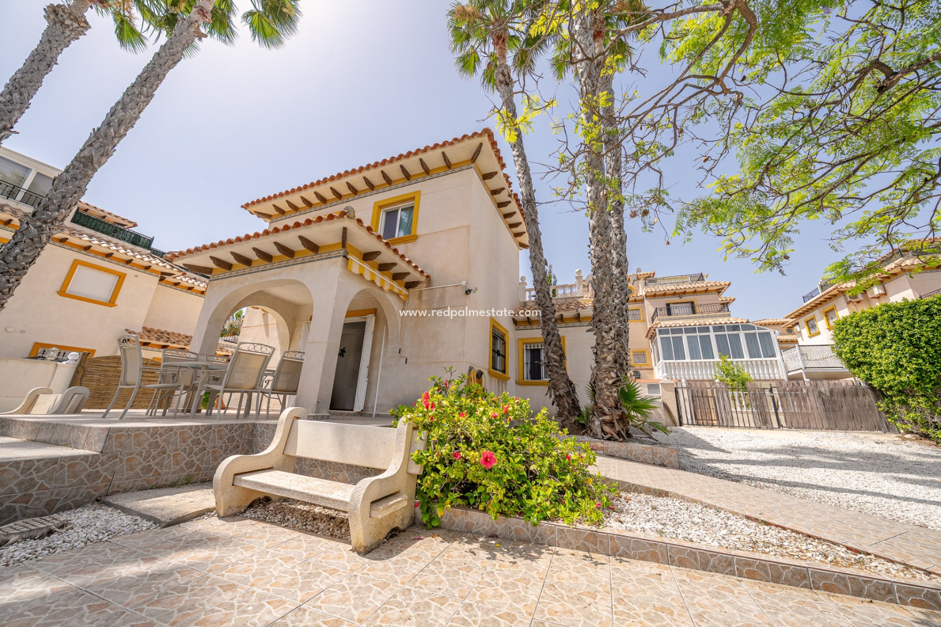 Resale - Villa -
Orihuela Costa - Playa Flamenca