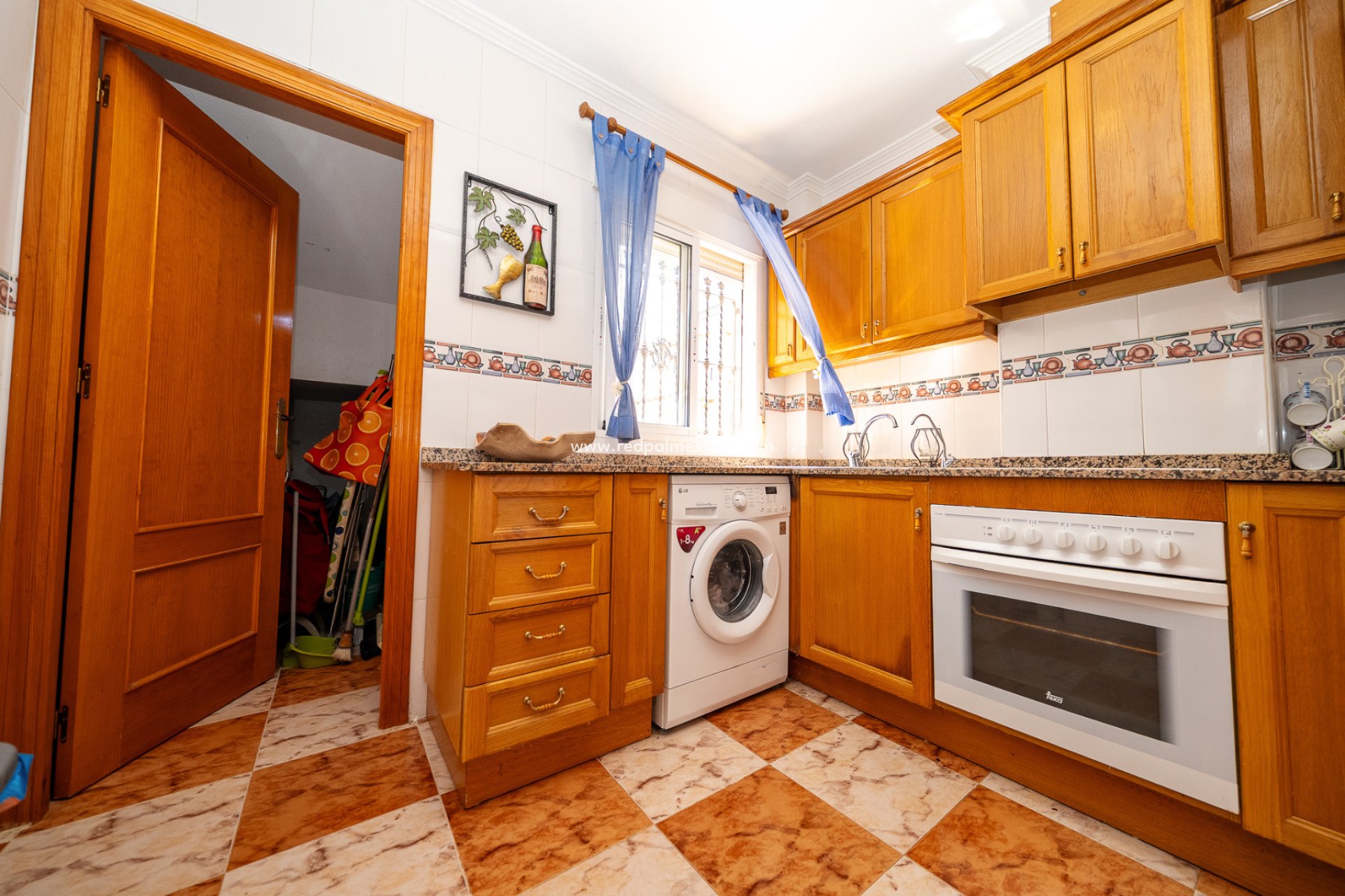 Resale - Villa -
Orihuela Costa - Playa Flamenca