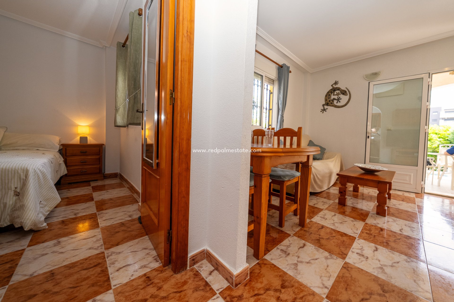 Resale - Villa -
Orihuela Costa - Playa Flamenca