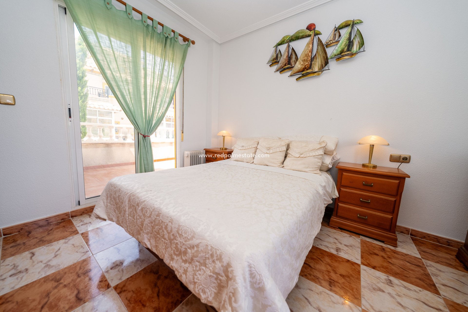 Resale - Villa -
Orihuela Costa - Playa Flamenca