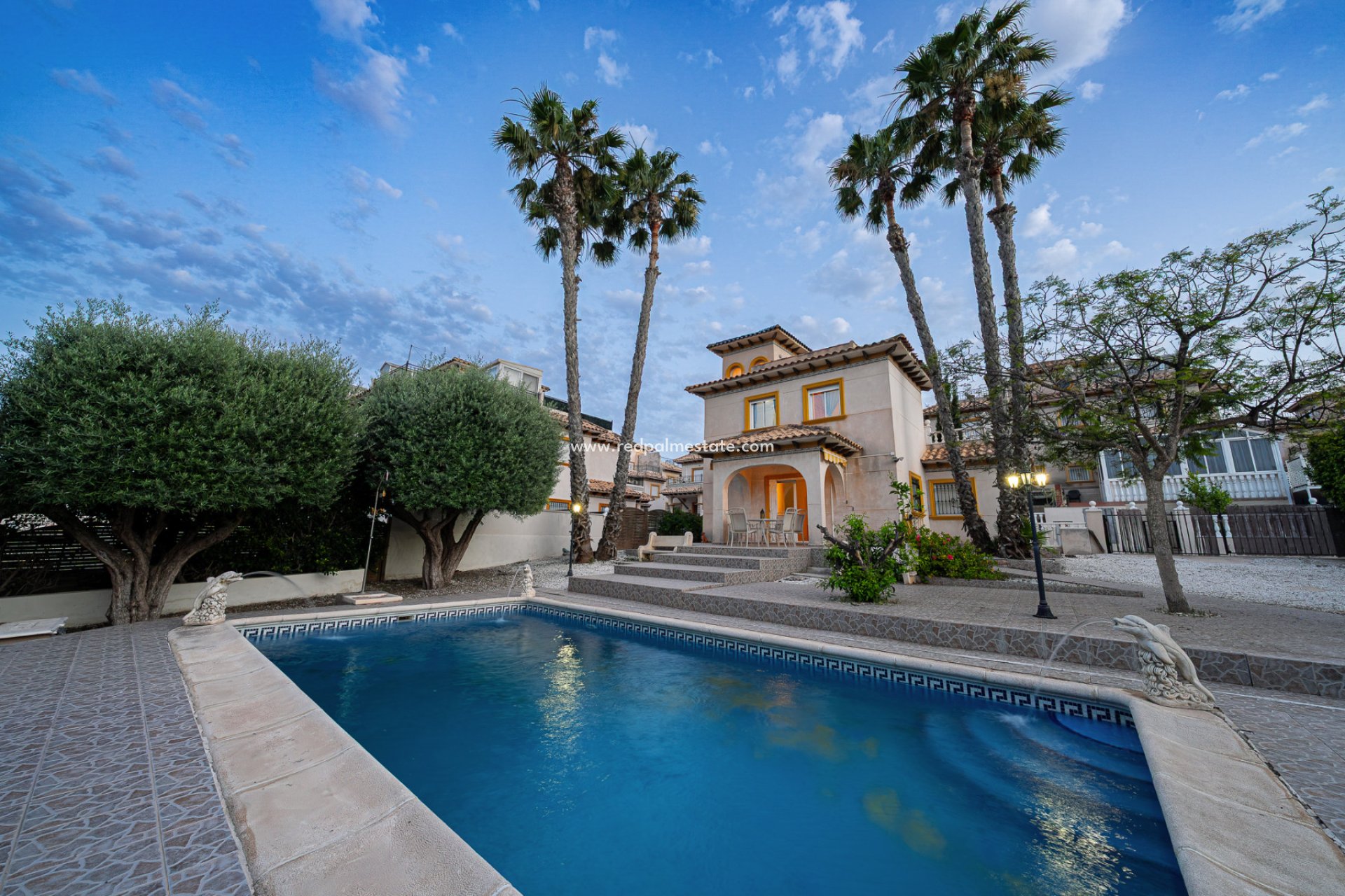 Resale - Villa -
Orihuela Costa - Playa Flamenca