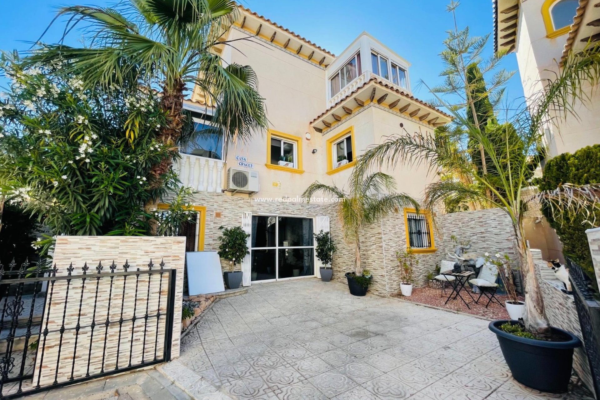 Resale - Villa -
Orihuela Costa - Playa Flamenca