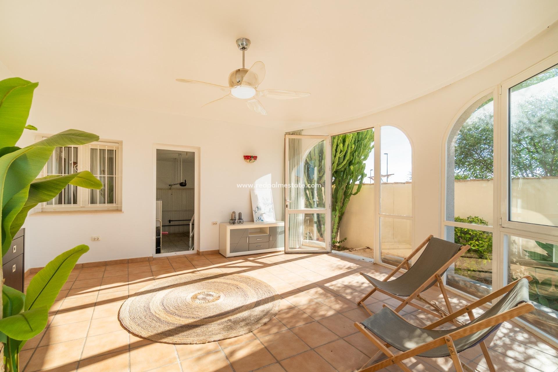 Resale - Villa -
Orihuela Costa - Playa Flamenca