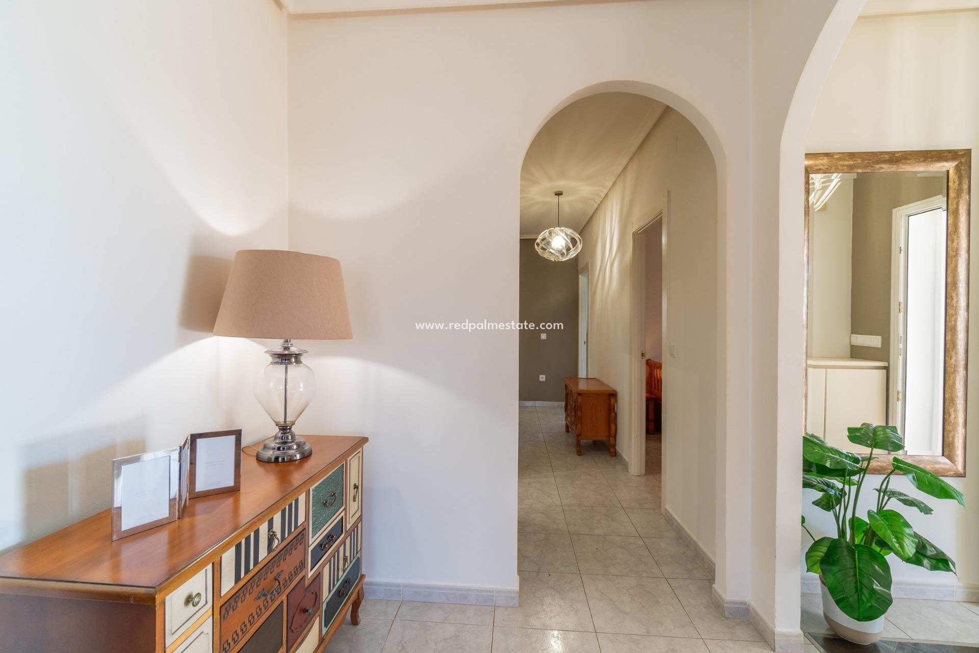 Resale - Villa -
Orihuela Costa - Playa Flamenca