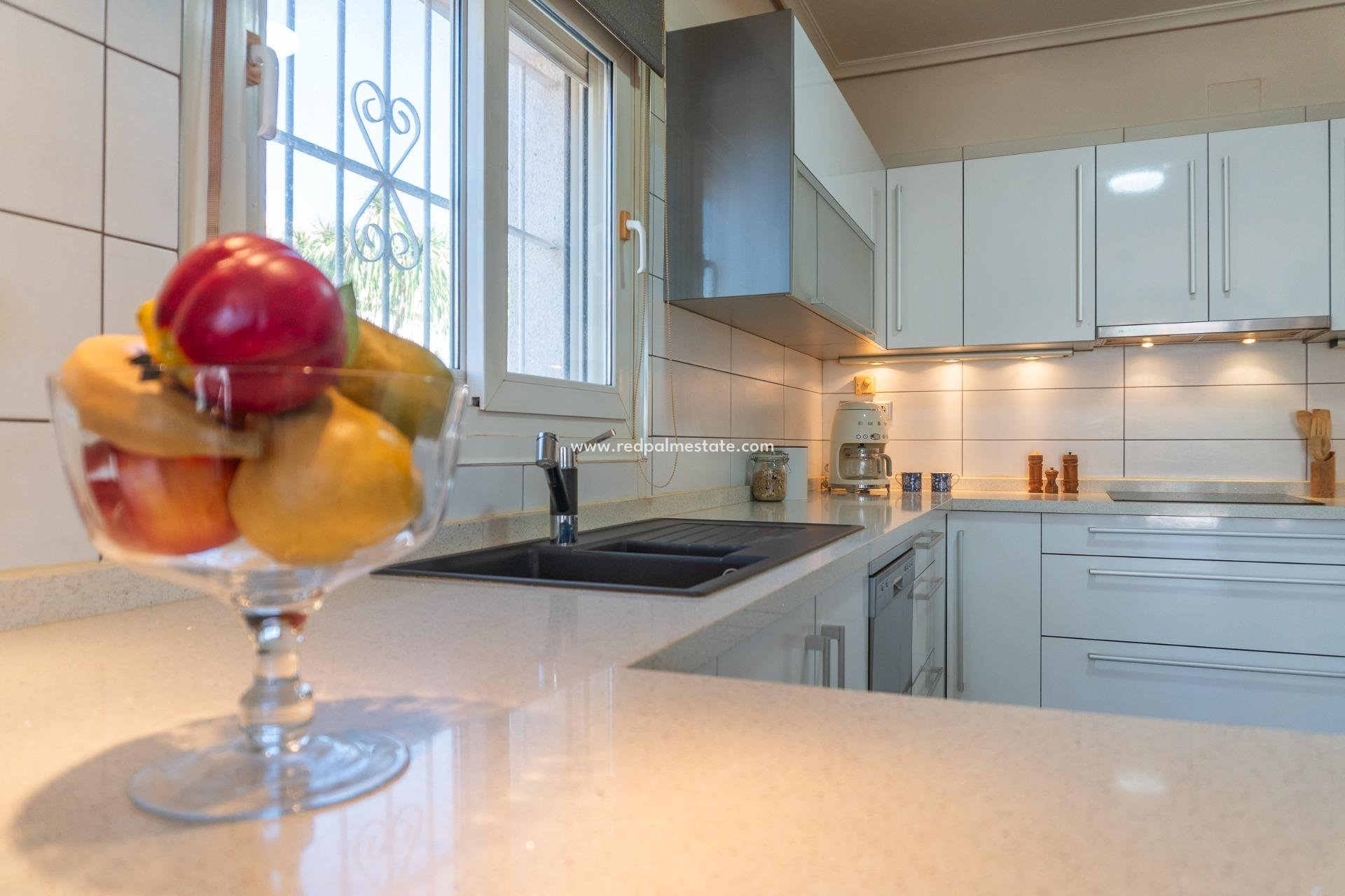 Resale - Villa -
Orihuela Costa - Playa Flamenca