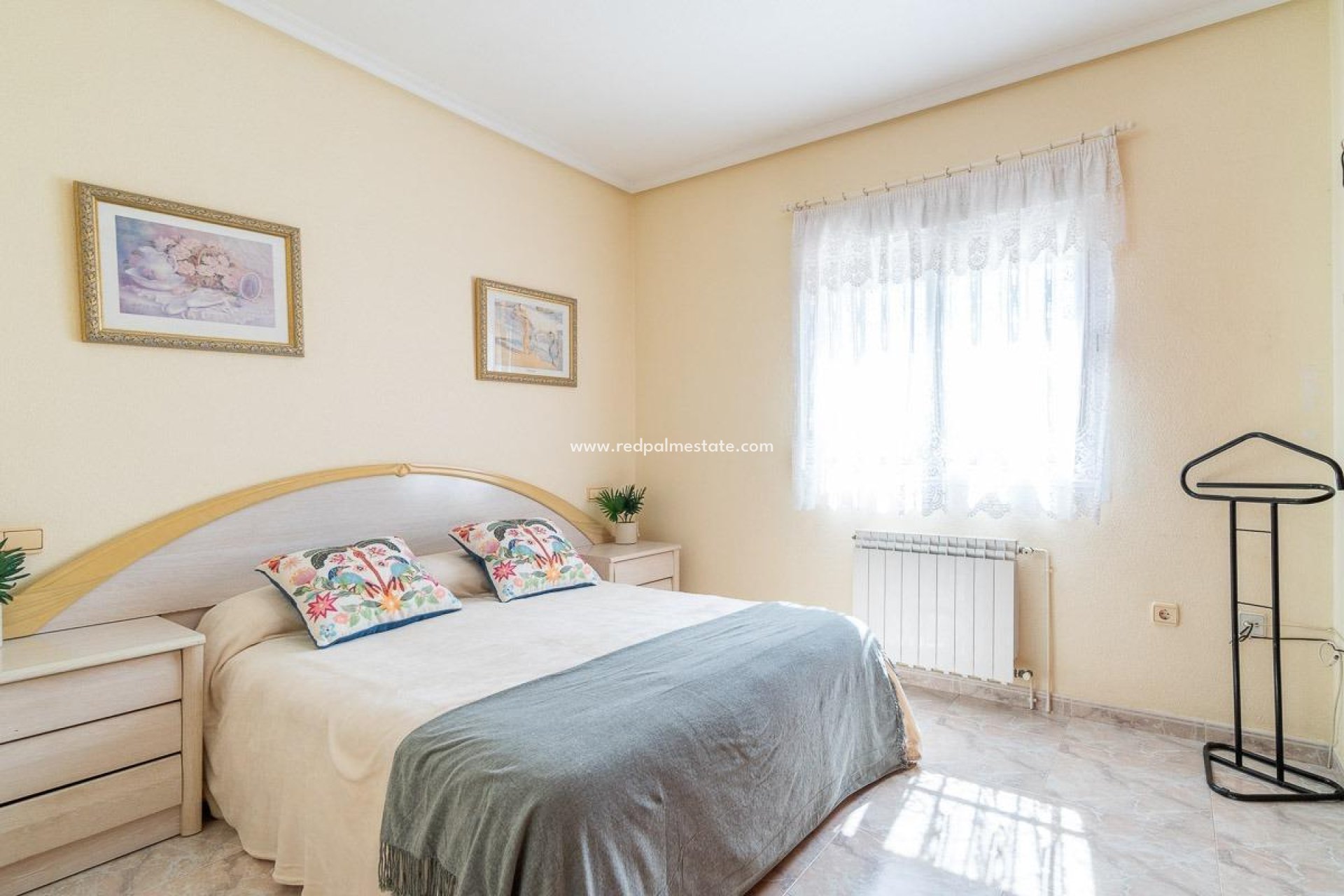 Resale - Villa -
Orihuela Costa - Playa Flamenca