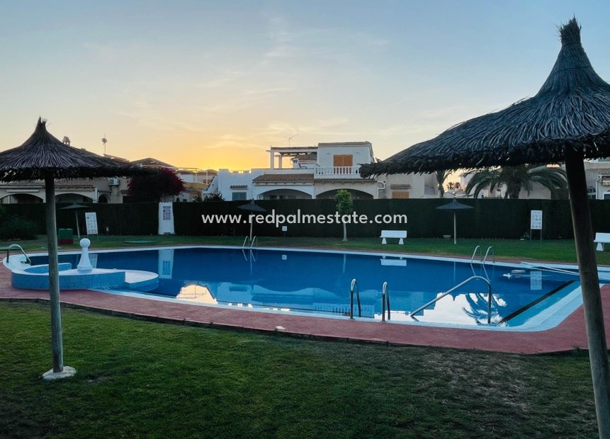 Resale - Villa -
Orihuela Costa - Playa Flamenca