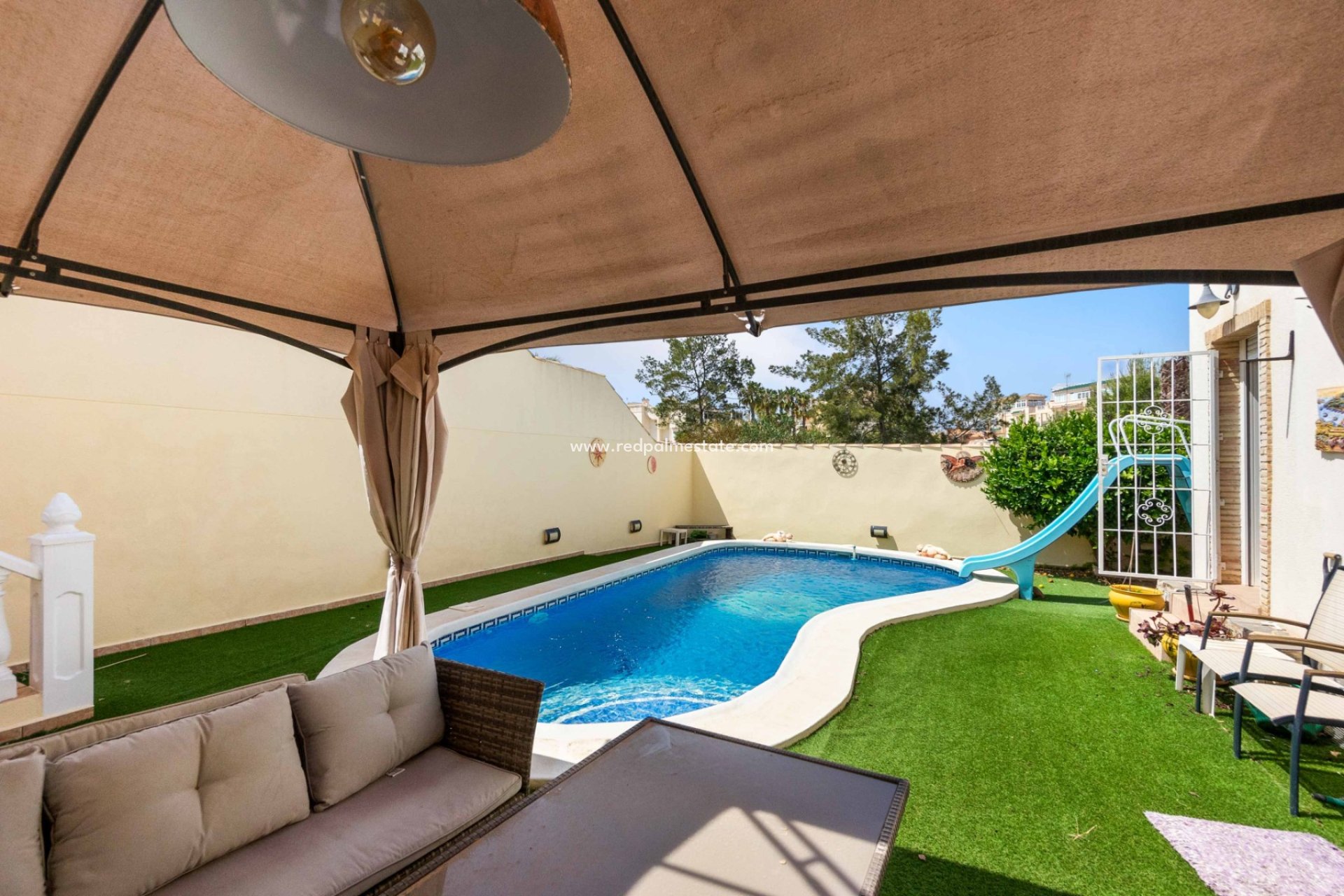 Resale - Villa -
Orihuela Costa - Playa Flamenca