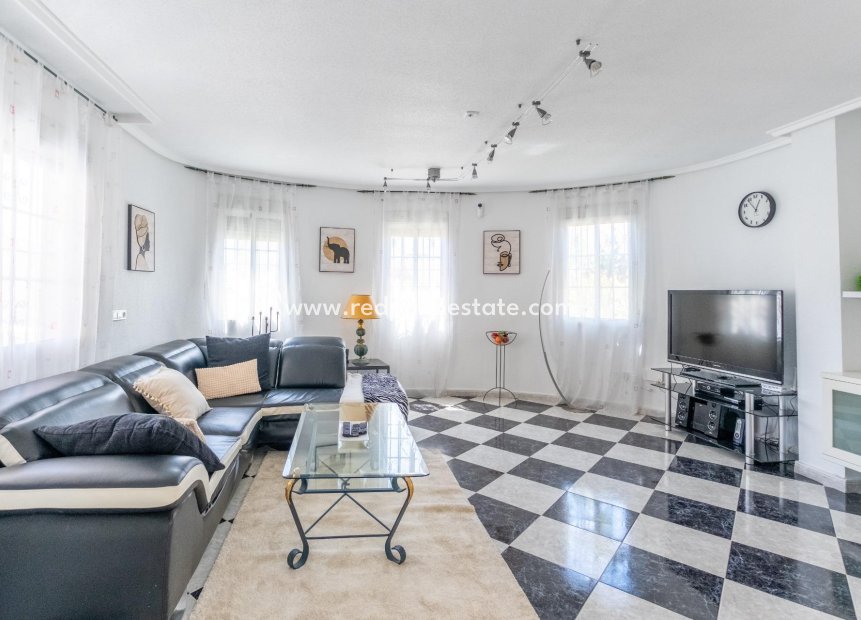 Resale - Villa -
Orihuela Costa - Playa Flamenca