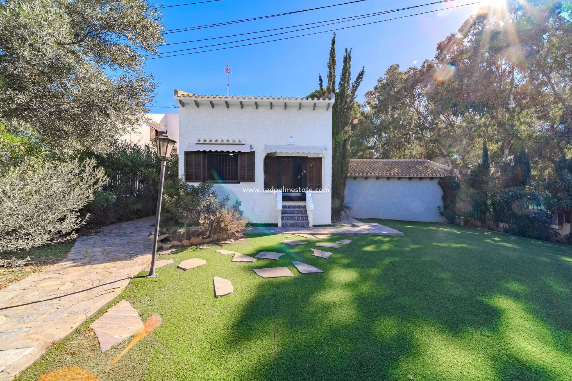 Resale - Villa -
Orihuela Costa - Playa Flamenca