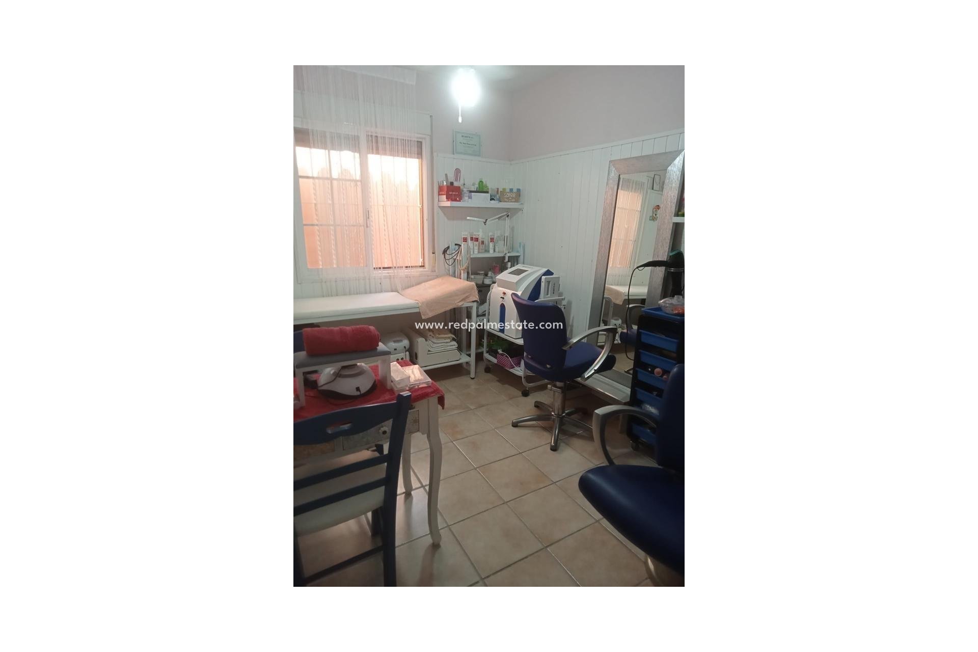 Resale - Villa -
Orihuela Costa - Playa Flamenca