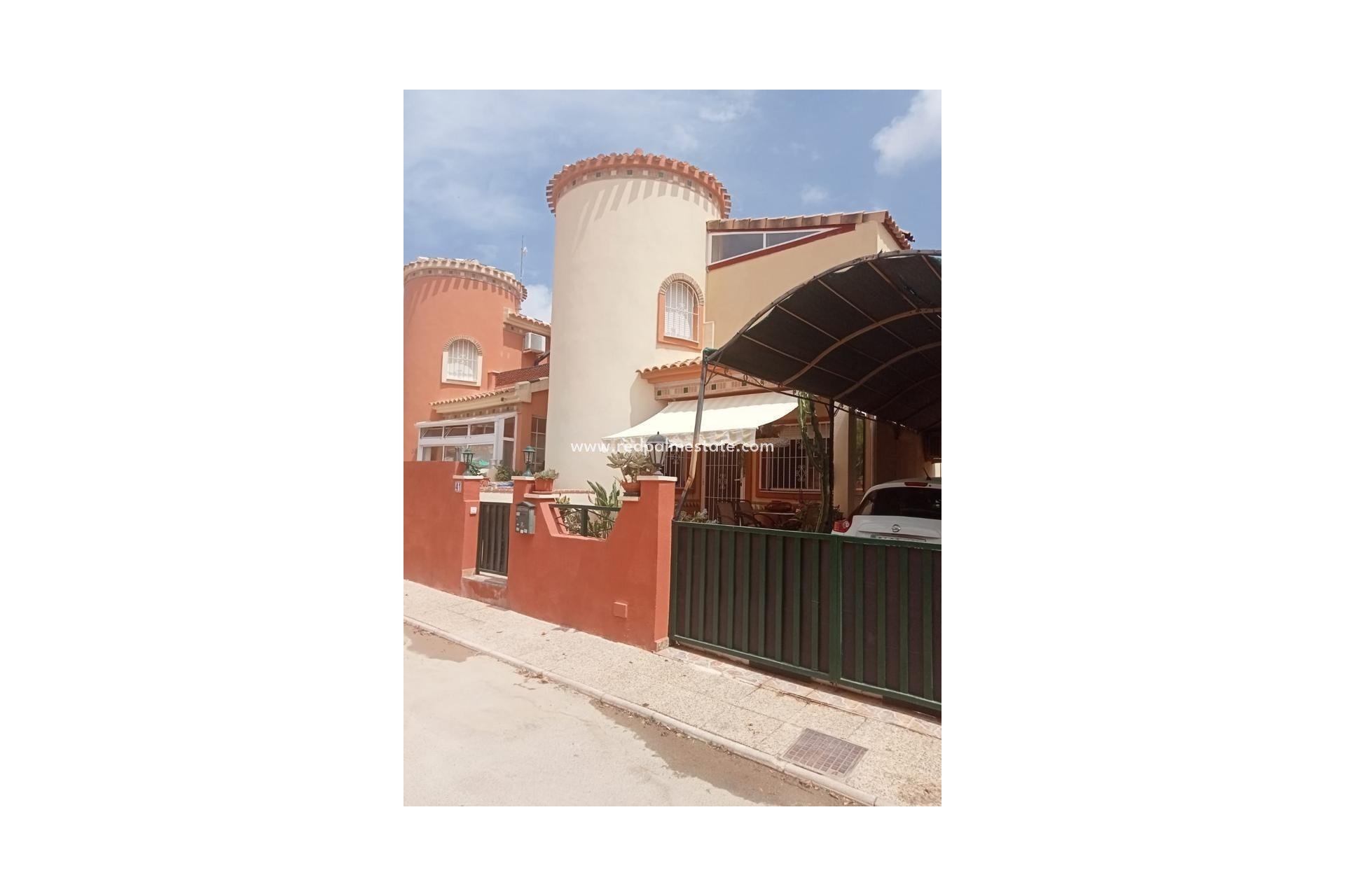 Resale - Villa -
Orihuela Costa - Playa Flamenca