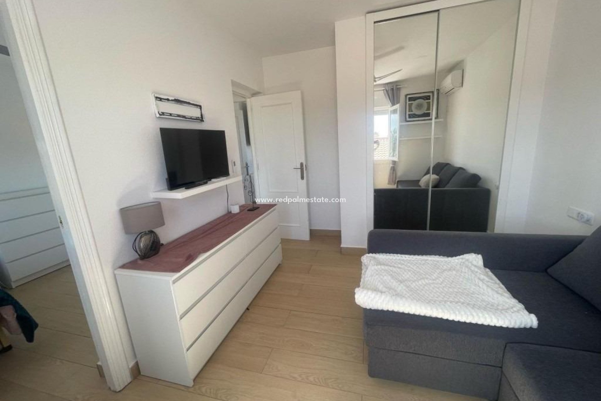 Resale - Villa -
Orihuela Costa - Playa Flamenca